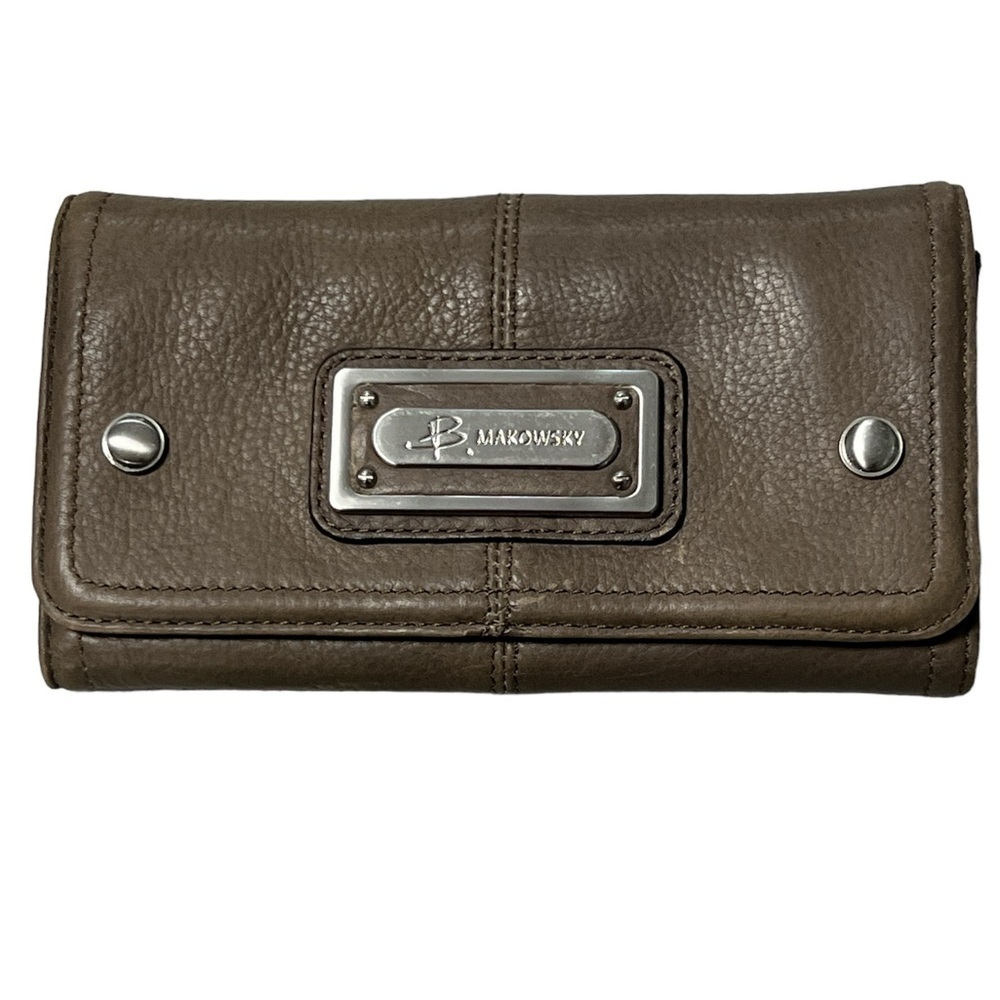 B. Makowsky Trifold Leather Wallet